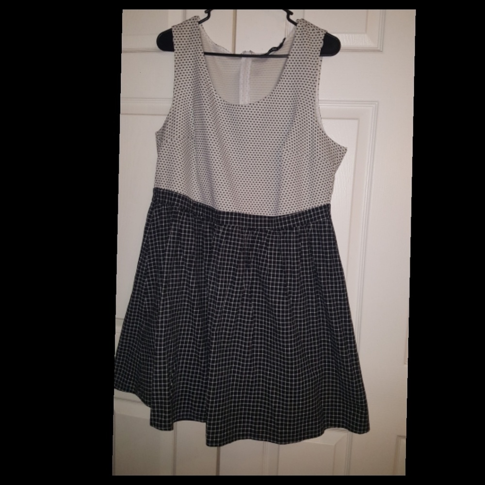 SOLDGUC Doe & Rae polka dot twofer style dress, 2X
